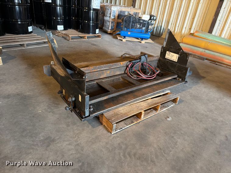 image for item DU8021 Tommy Gate 601040 end gate lift