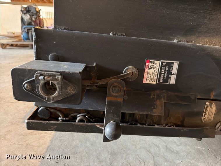 image for item DU8021 Tommy Gate 601040 end gate lift