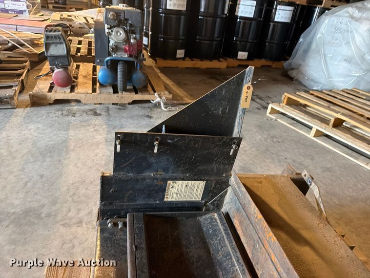 image for item DU8021 Tommy Gate 601040 end gate lift