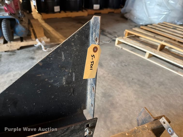 image for item DU8021 Tommy Gate 601040 end gate lift
