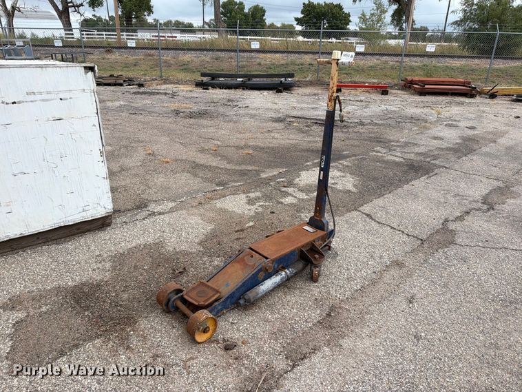 Floor jack