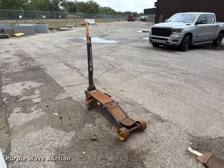 image for item DU8025 Floor jack