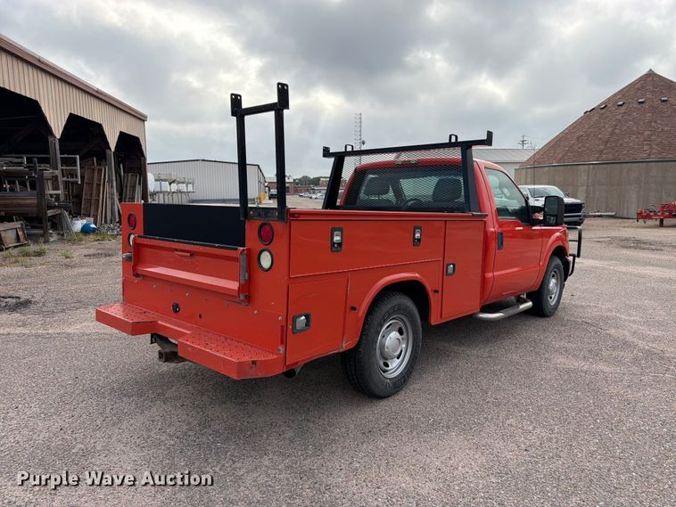 image for item DY3311 2016 Ford F250 Super Duty utility bed pickup truck