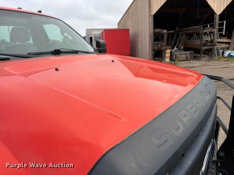 image for item DY3311 2016 Ford F250 Super Duty utility bed pickup truck