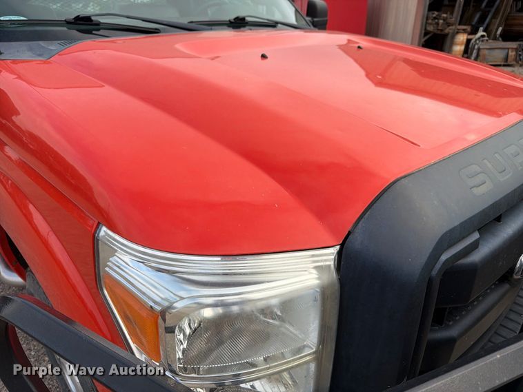 image for item DY3311 2016 Ford F250 Super Duty utility bed pickup truck