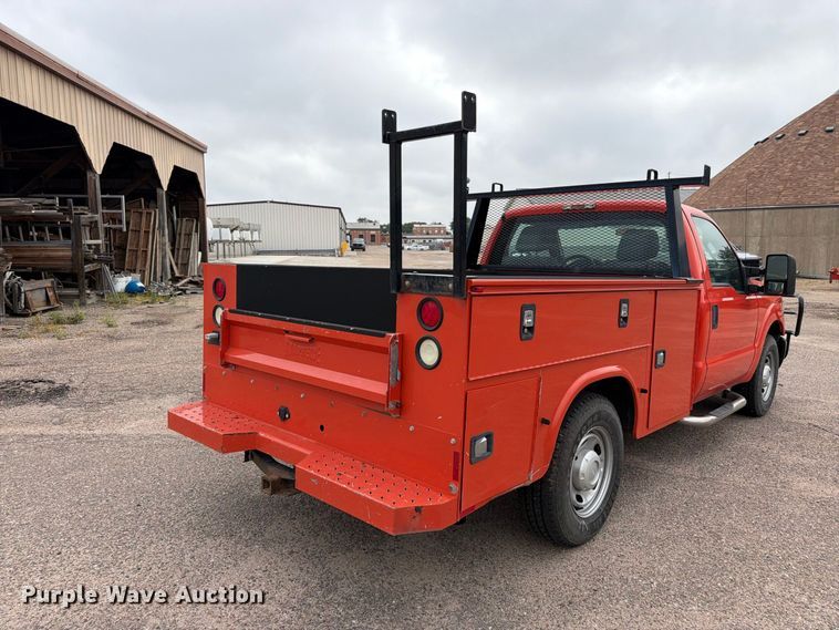 image for item DY3311 2016 Ford F250 Super Duty utility bed pickup truck