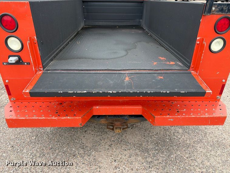 image for item DY3311 2016 Ford F250 Super Duty utility bed pickup truck