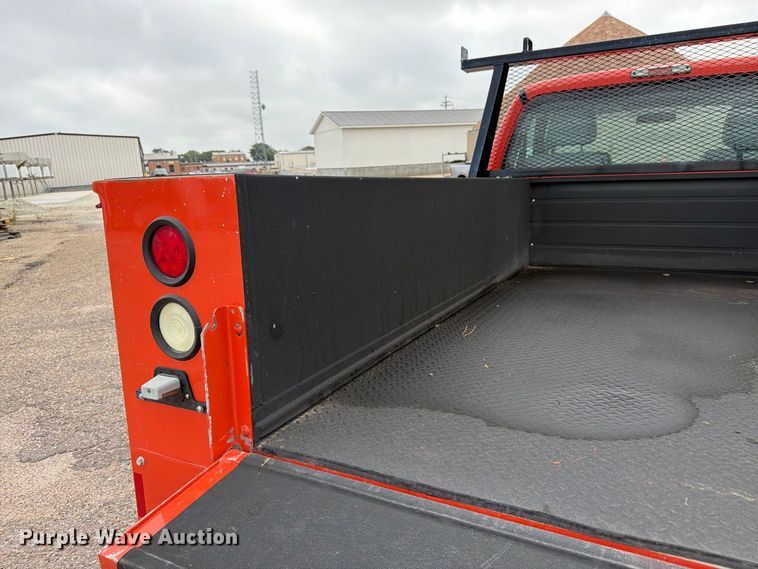 image for item DY3311 2016 Ford F250 Super Duty utility bed pickup truck