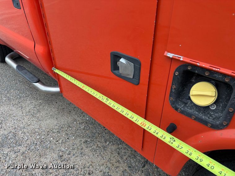 image for item DY3311 2016 Ford F250 Super Duty utility bed pickup truck