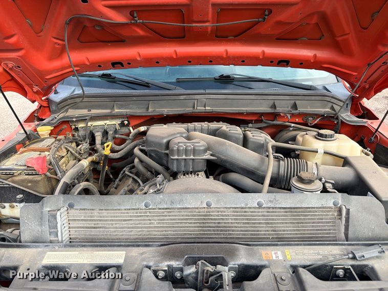 image for item DY3311 2016 Ford F250 Super Duty utility bed pickup truck