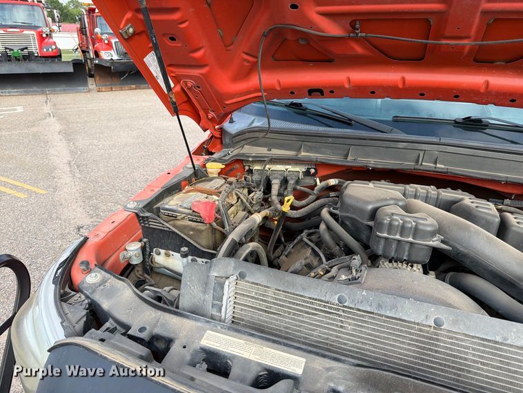image for item DY3311 2016 Ford F250 Super Duty utility bed pickup truck