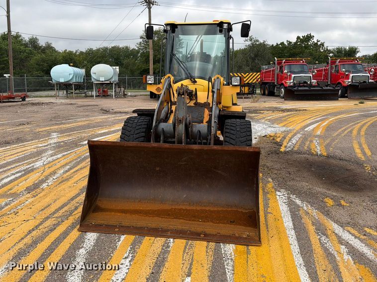 image for item DY3312 2004 Volvo L30B 