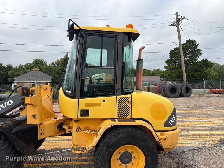 image for item DY3312 2004 Volvo L30B 