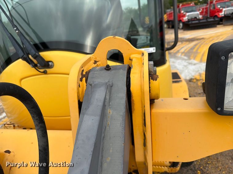 image for item DY3312 2004 Volvo L30B 