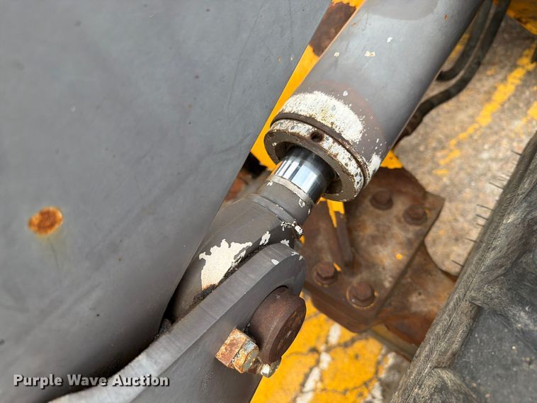 image for item DY3312 2004 Volvo L30B 