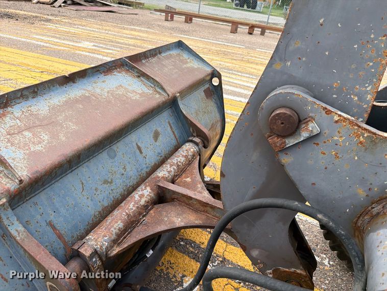image for item DY3312 2004 Volvo L30B 