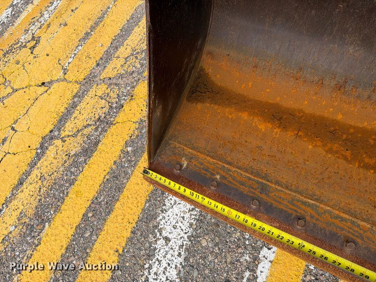 image for item DY3312 2004 Volvo L30B 