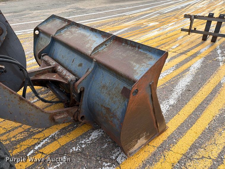image for item DY3312 2004 Volvo L30B 