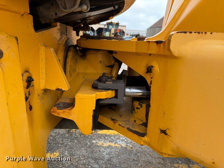image for item DY3312 2004 Volvo L30B 
