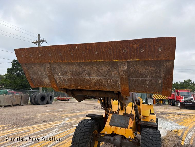 image for item DY3312 2004 Volvo L30B 