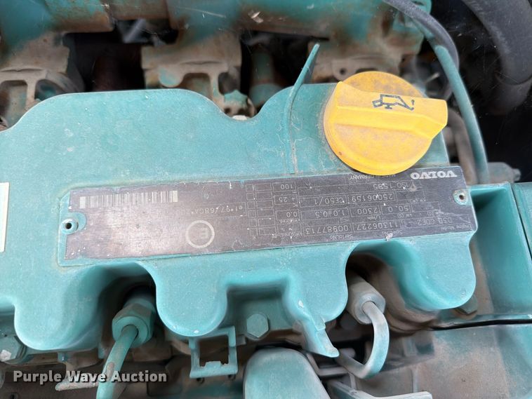 image for item DY3312 2004 Volvo L30B 