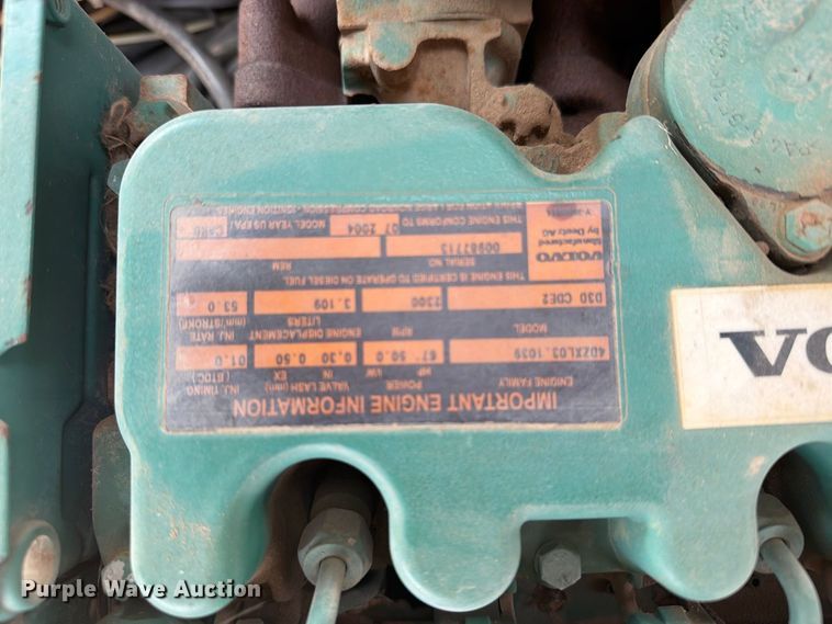 image for item DY3312 2004 Volvo L30B 