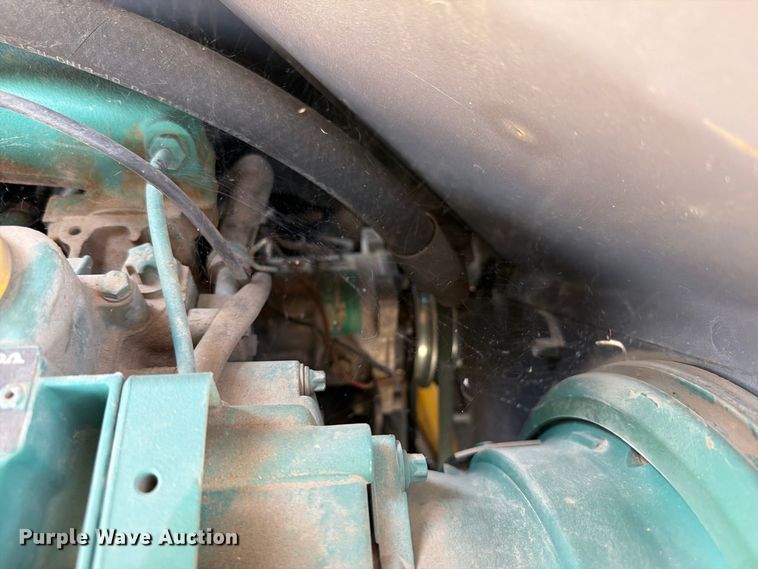 image for item DY3312 2004 Volvo L30B 