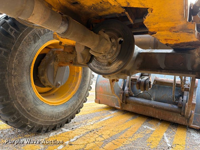 image for item DY3312 2004 Volvo L30B 