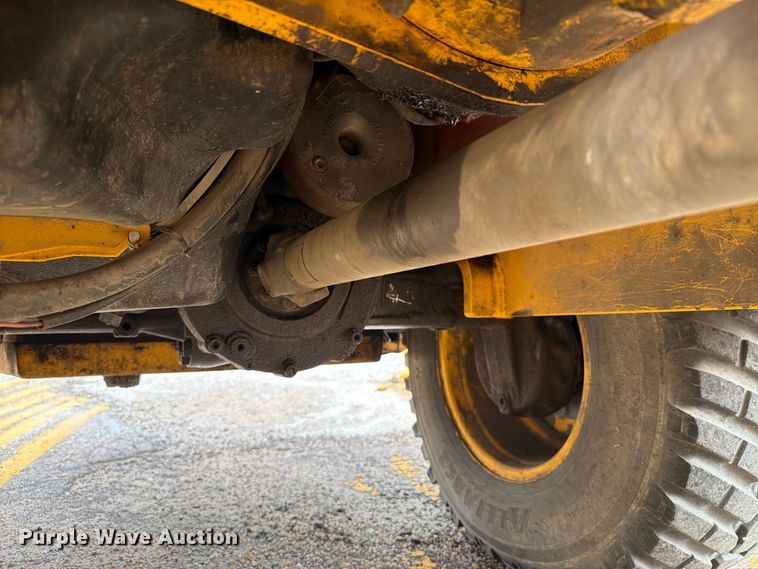 image for item DY3312 2004 Volvo L30B 