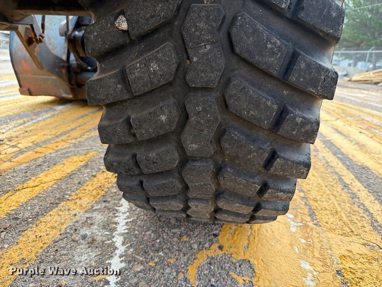 image for item DY3312 2004 Volvo L30B 