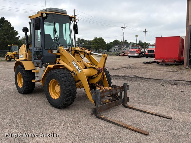 image for item DY3313 2003 John Deere 304H wheel loader