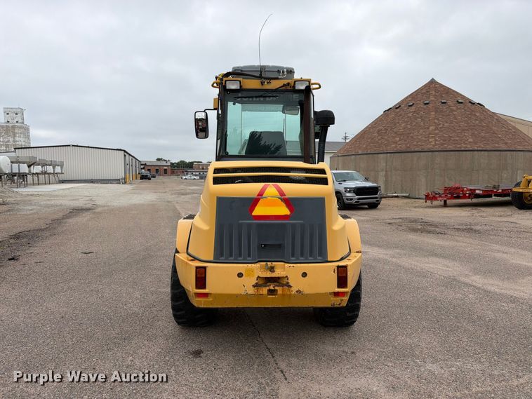 image for item DY3313 2003 John Deere 304H wheel loader