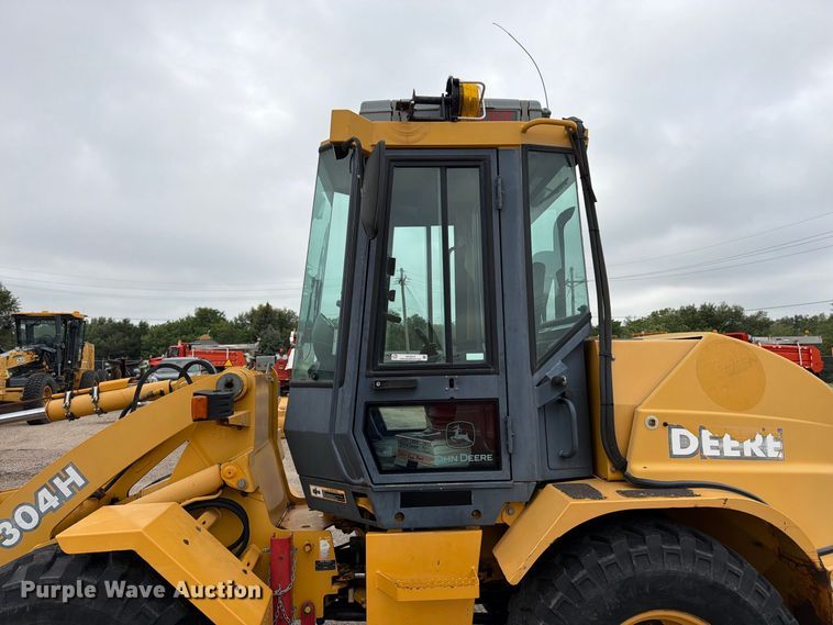 image for item DY3313 2003 John Deere 304H wheel loader