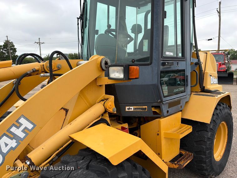 image for item DY3313 2003 John Deere 304H wheel loader