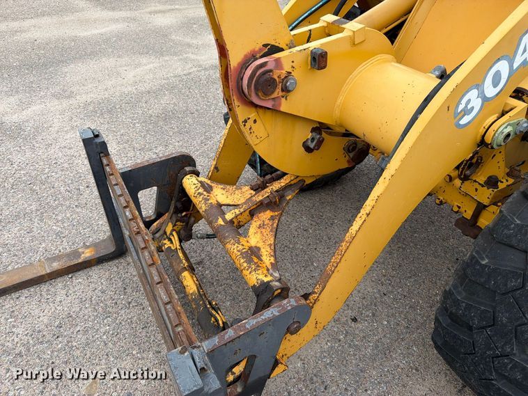image for item DY3313 2003 John Deere 304H wheel loader