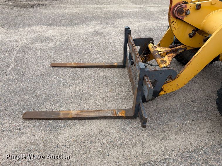 image for item DY3313 2003 John Deere 304H wheel loader