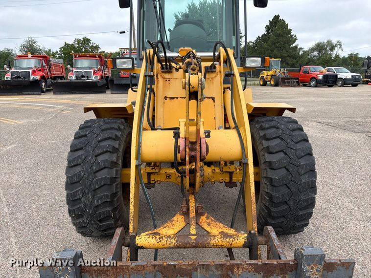 image for item DY3313 2003 John Deere 304H wheel loader