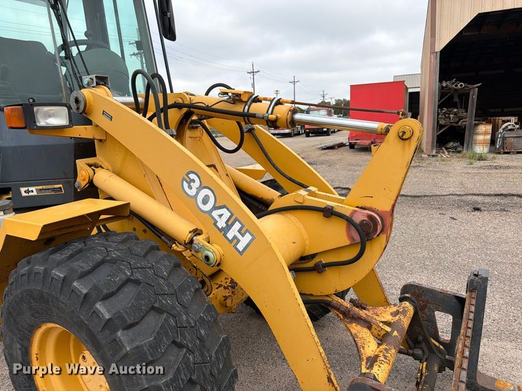image for item DY3313 2003 John Deere 304H wheel loader