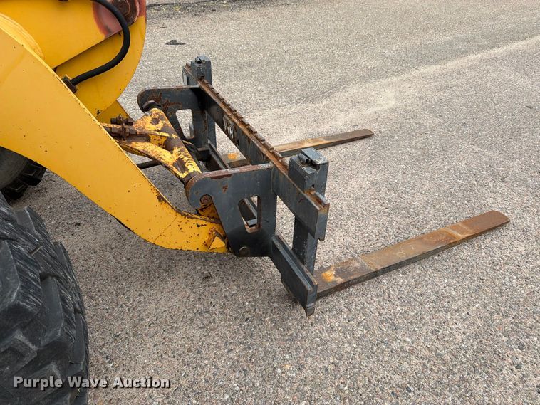 image for item DY3313 2003 John Deere 304H wheel loader