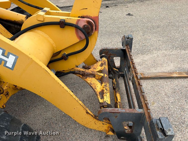 image for item DY3313 2003 John Deere 304H wheel loader