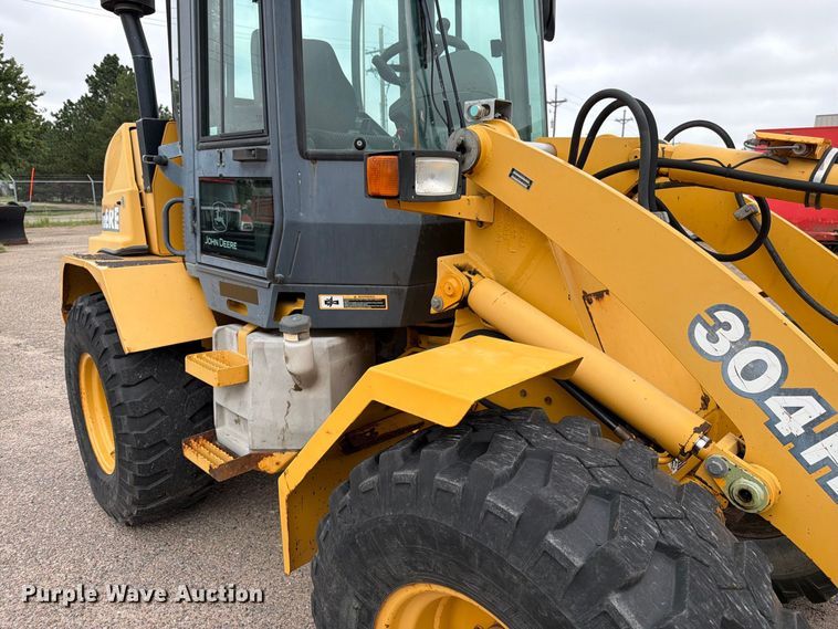 image for item DY3313 2003 John Deere 304H wheel loader