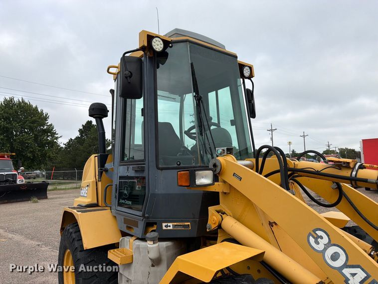 image for item DY3313 2003 John Deere 304H wheel loader