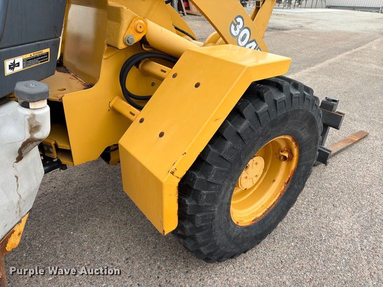 image for item DY3313 2003 John Deere 304H wheel loader