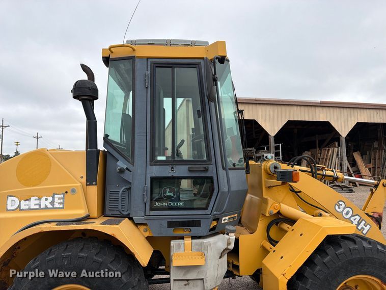 image for item DY3313 2003 John Deere 304H wheel loader