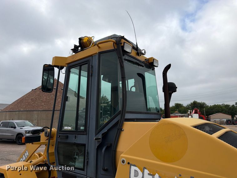 image for item DY3313 2003 John Deere 304H wheel loader