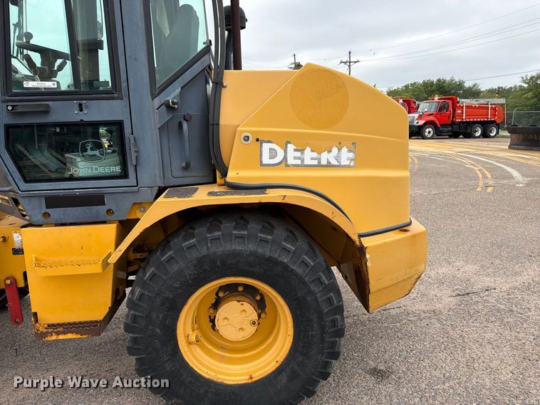 image for item DY3313 2003 John Deere 304H wheel loader