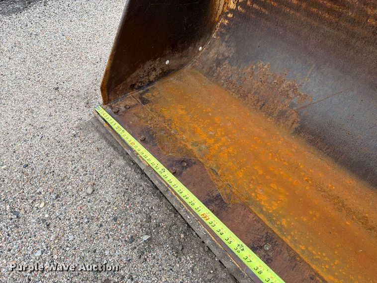 image for item DY3313 2003 John Deere 304H wheel loader