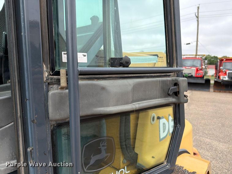 image for item DY3313 2003 John Deere 304H wheel loader