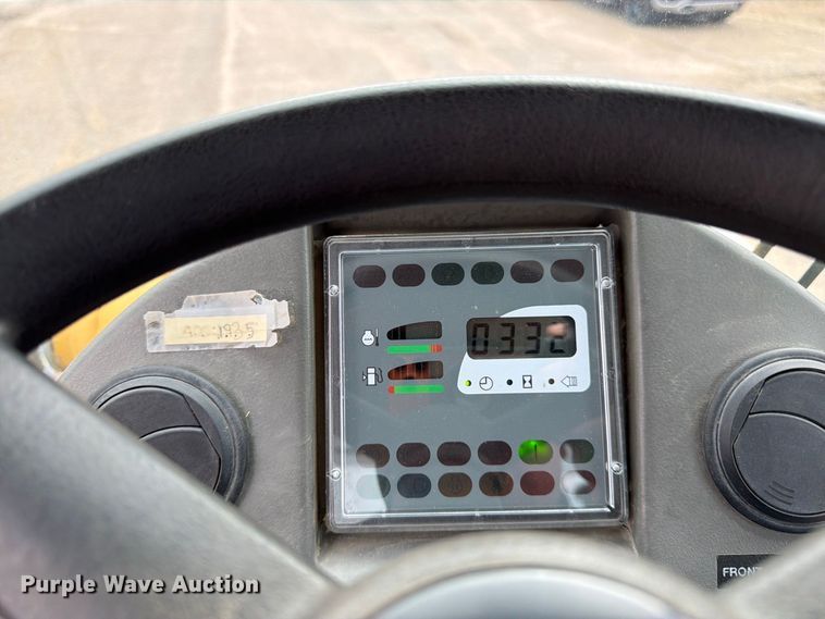 image for item DY3313 2003 John Deere 304H wheel loader