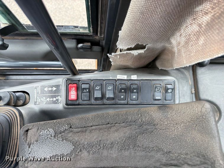 image for item DY3313 2003 John Deere 304H wheel loader